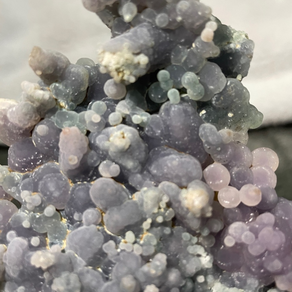 NATURAL GRAPE AGATE- CRYSTAL GEMSTONES amazing SPECIAL purple and BLUE 5”x4” - Picture 8 of 10